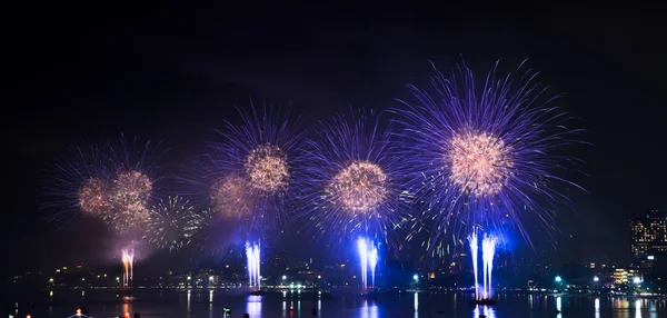 Fuochi d'artificio in spiaggia — Foto Stock