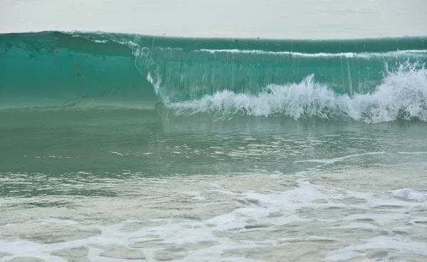 Agua clara olas de mar —  Fotos de Stock