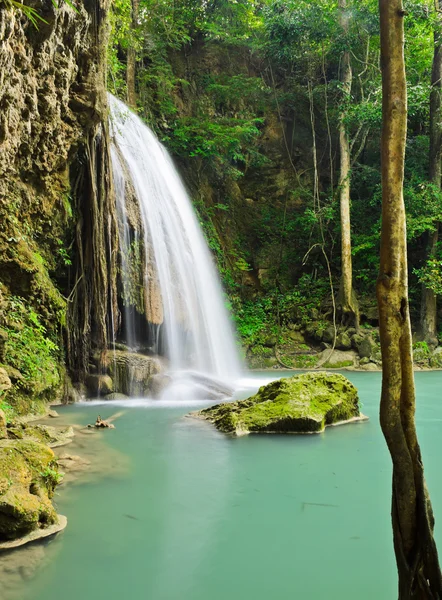 Hermosa cascada — Foto de Stock