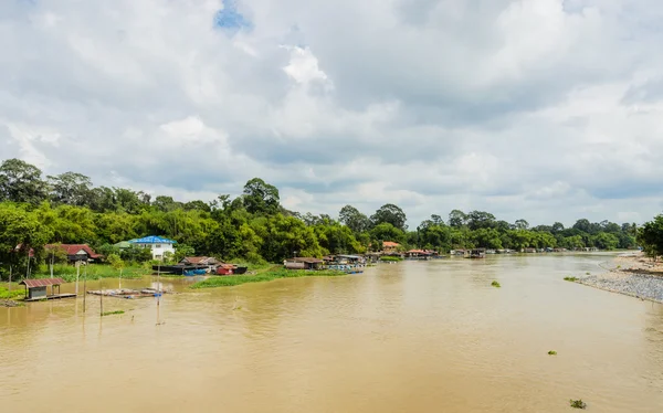 Pueblo pesquero flotante — Foto de Stock