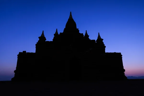 Silhouette temple at sunrise — Stock Photo, Image