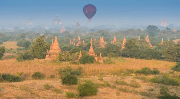 Bagan au lever du soleil, Myanmar — Photo