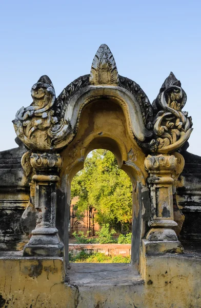 Burmese temple sculpture — Stock Photo, Image