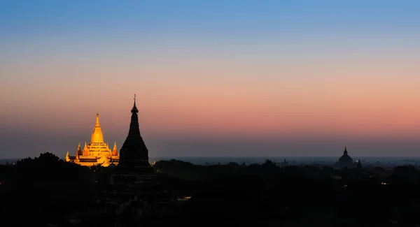 Bagan şafakta, myanmar — Stok fotoğraf