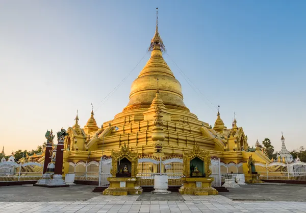 Kuthodaw Pagoda, Myanmar — Zdjęcie stockowe