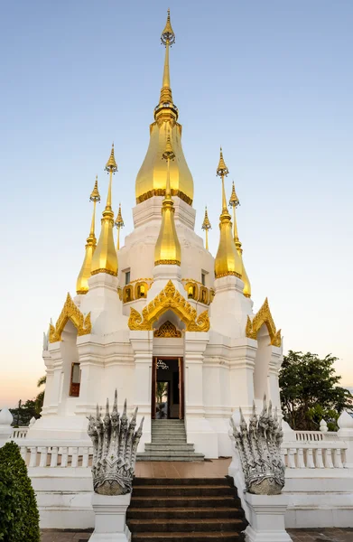 Pagoda buddista tailandese in Thailandia — Foto Stock