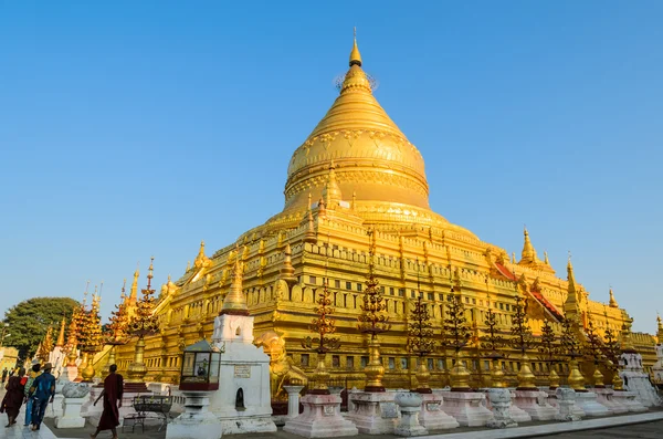 Shwezigon Pagoda v Baganu, Myanmar — Stock fotografie