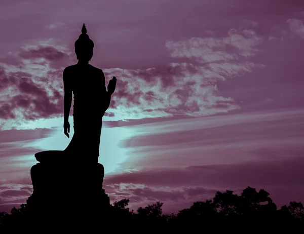 Statue de bouddha au coucher du soleil — Photo