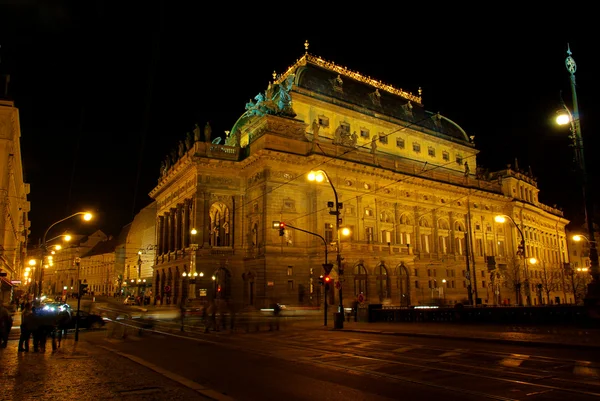 프라하 Nationaltheater 시 1-프라하 국립 극장 밤 01 — 스톡 사진