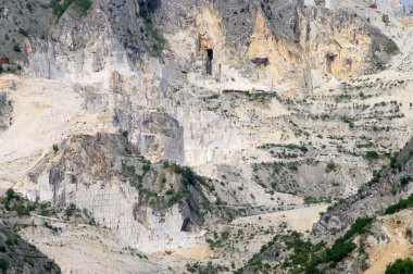 Carrara marmor steinbruch - carrara mermer taş 01 çukur.