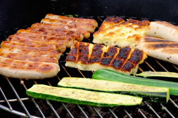 Grillen Grillkaese - grilling cheese 03 — Stock Photo, Image