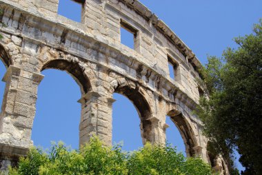 Pula 08
