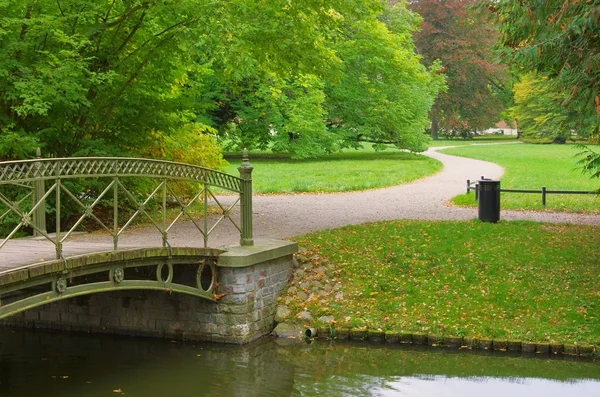 Kleine Bruecke Kanal - canal puente pequeño 02 — Foto de Stock