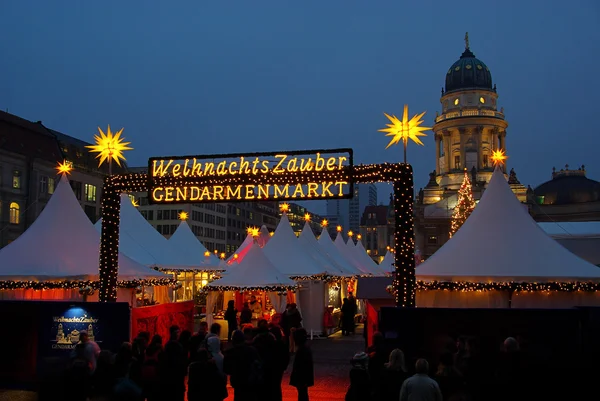 Berlijn weihnachtsmarkt gendarmenmarkt - Berlijnse Kerstmis markt genaamd de gendarmenmarkt 05 — Stockfoto