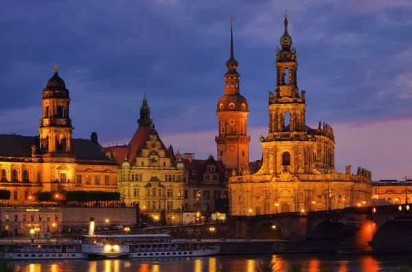 Dresden Hofkirche Nacht - Dresden Catholic Court Church noche 08 — Foto de Stock