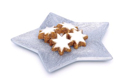 yıldız şeklinde tarçınlı bisküvi