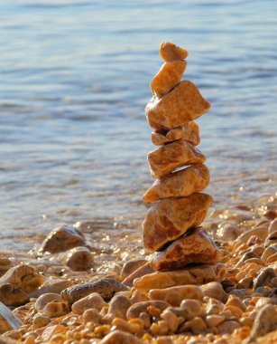 çakıl taşları kule