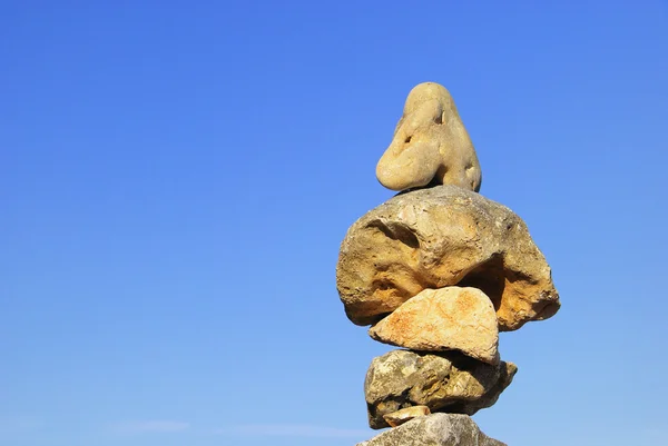 Tower from pebbles — Stock Photo, Image