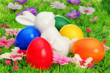 ostereier auf blumenwiese - Paskalya yumurtaları üzerine çiçek çayır 42