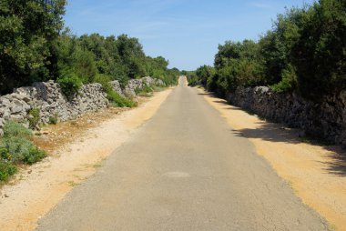 Cres kuru taş duvar ve yol 09