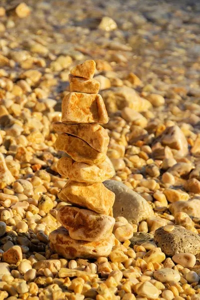 Tower from pebbles — Stock Photo, Image