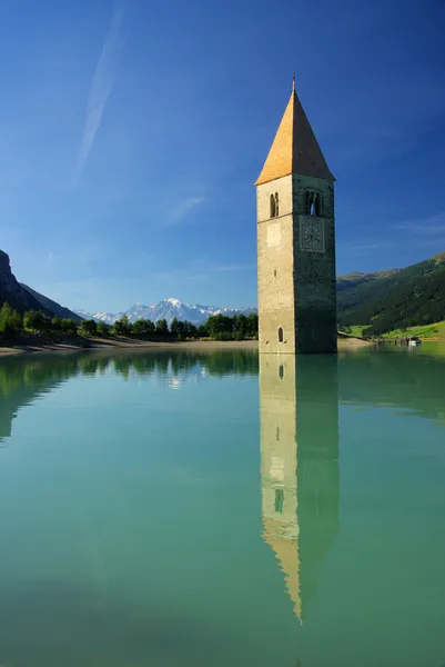 Reschensee with church — Stock Photo, Image
