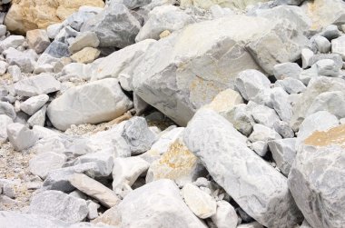 Carrara mermer taş çukur