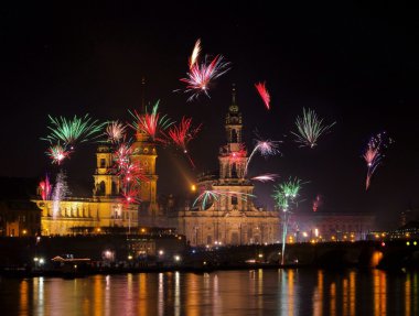 Dresden havai fişek