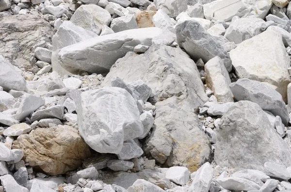 Pozzo in marmo di Carrara — Foto Stock