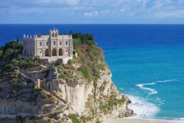 Tropea Kilisesi