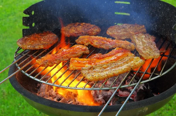 Barbecueën — Stockfoto