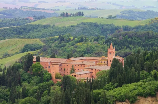 Monte Oliveto Maggiore - the monastery of the Catholic Order — Stock Photo, Image