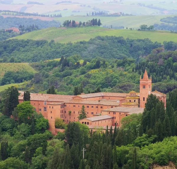 Monte oliveto maggiore - das Kloster des katholischen Ordens — Stockfoto