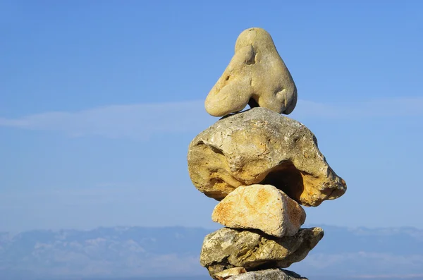 Tower from pebbles — Stock Photo, Image