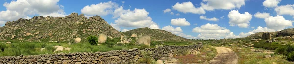 Valencia de Alcántara granito paisaje rocoso — Foto de Stock