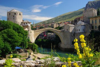 eski bir köprü - neretva Nehri Mostar Köprüsü