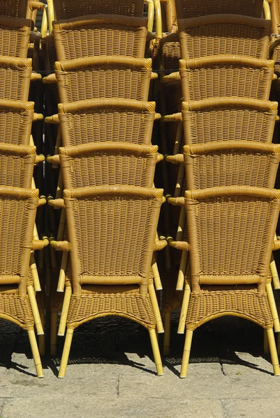 Плетеные стулья — стоковое фото