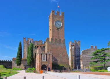Scaliger Kalesi (bir villafranca di verona)