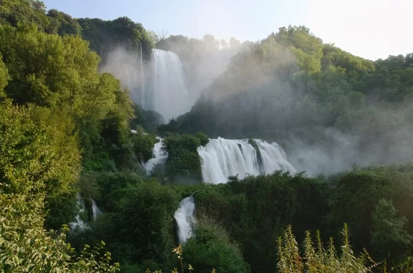 Vista de las cataratas de mármol. Italia . — Foto de Stock