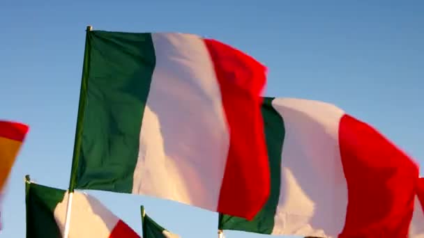 Italienische Flagge — Stockvideo