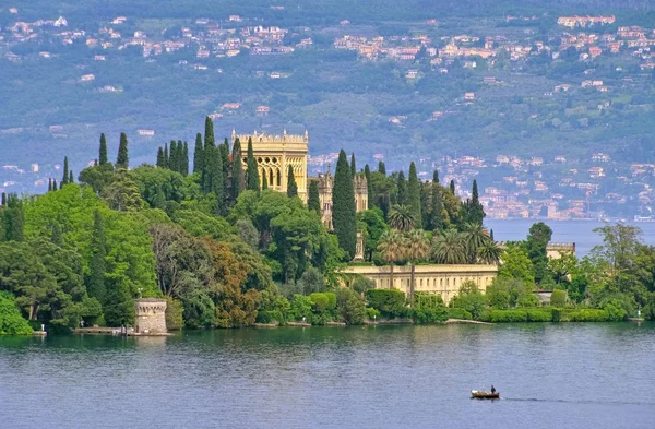 Lake Garda island — Stock Photo, Image