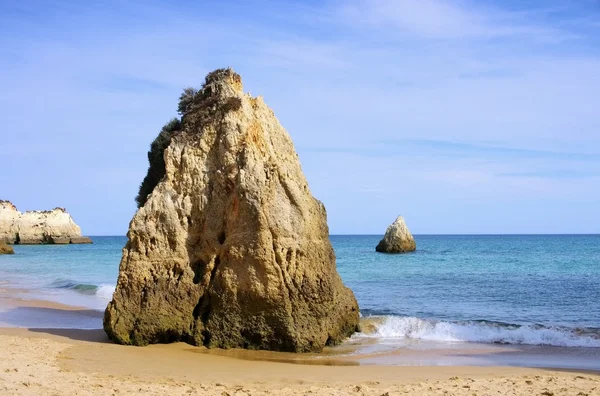 Algarve plaży dos tres irmaos — Zdjęcie stockowe