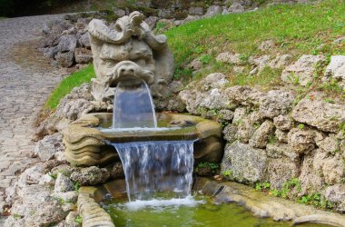 springbrunnen - çeşme