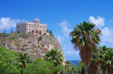Tropea Kilisesi 