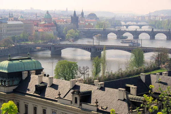 Letecký pohled na pražské mosty — Stock fotografie