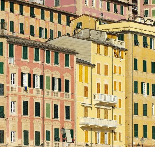 Camogli hus fasad — Stockfoto