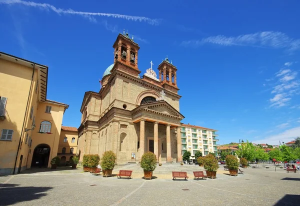 Biserica Dogliani — Fotografie, imagine de stoc