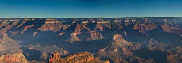 Blick auf den Grand Canyon am Südrand bei Sonnenaufgang — Stockfoto