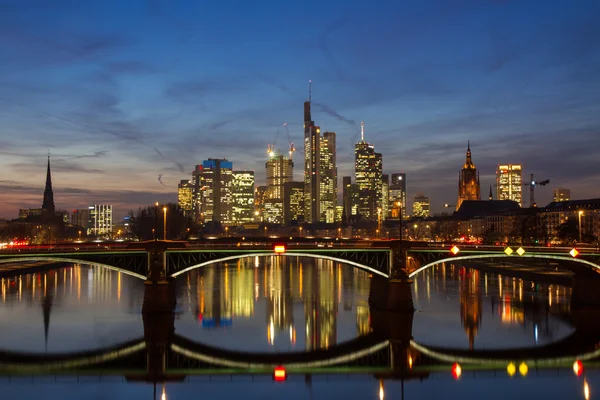 Panorama Frankfurtu w zmierzchu — Zdjęcie stockowe