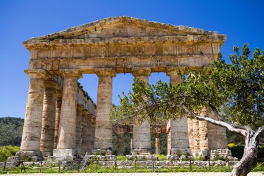 segesta antik Yunan tapınağı